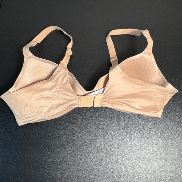 Victoria's Secret 34B Lined Semi Demi Wireless Bra Adjustable Straps - Picture 2 of 7